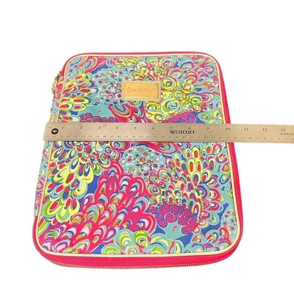 Lily Pulitzer laptop/tablet colorful zip case bright pink nylon lining pockets.
